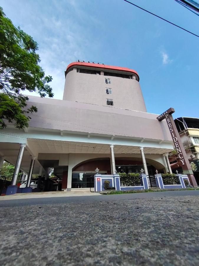 ホテル プレジデンシー Kochi エクステリア 写真