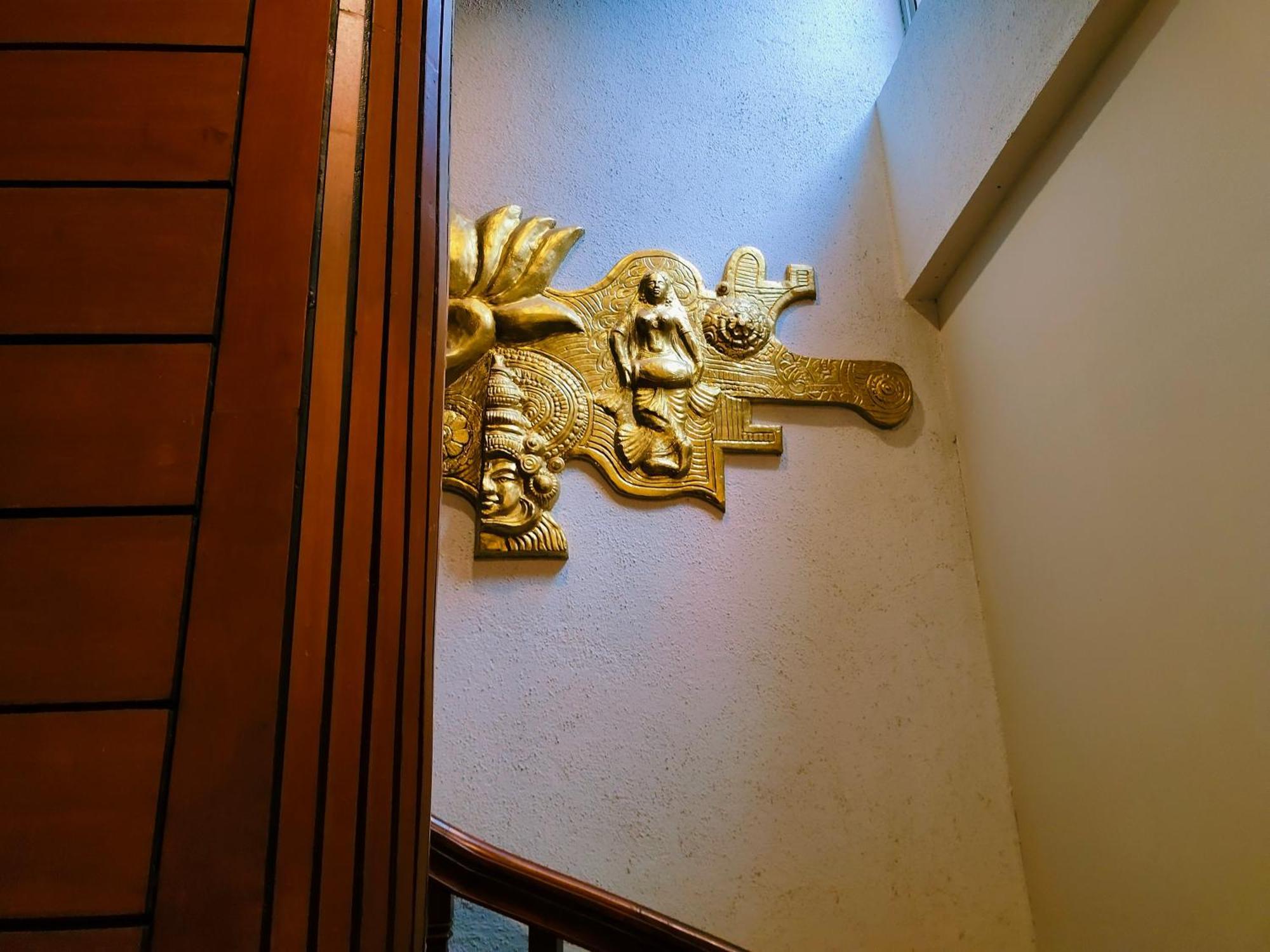 ホテル プレジデンシー Kochi エクステリア 写真